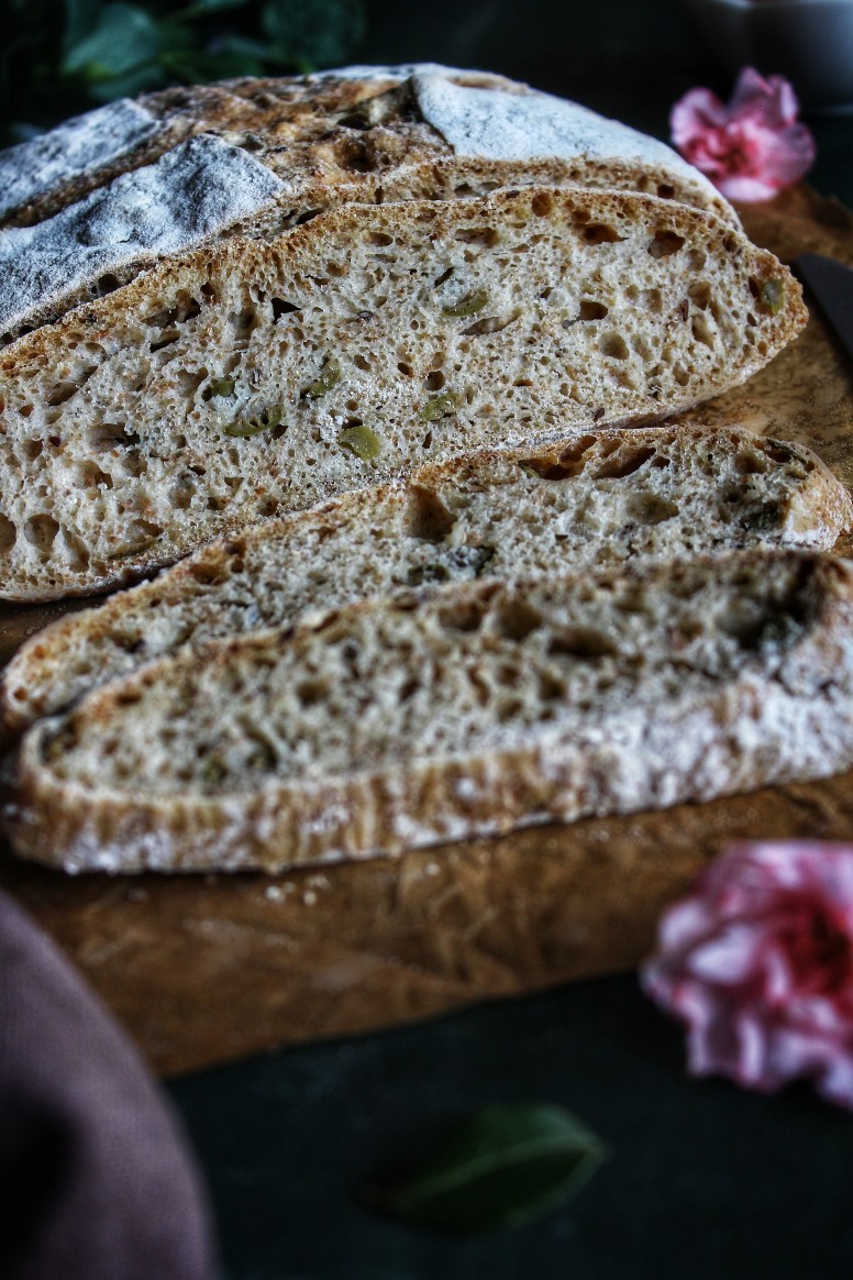 pane con farina integrale alle olive