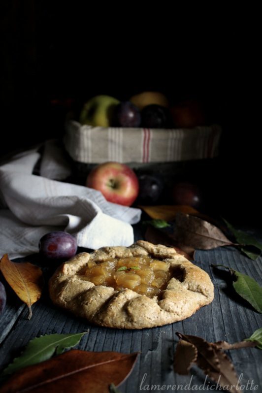 Galette integrale e ai cereali con composta di mele e prugne