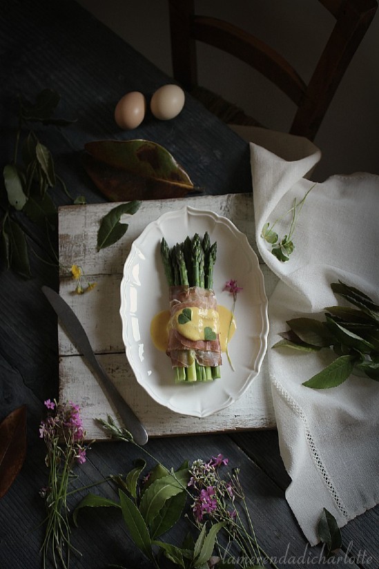 asparagi con prosciutto crudo