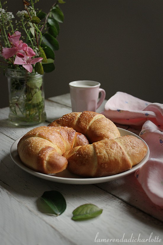 cornetti soffici alla confettura