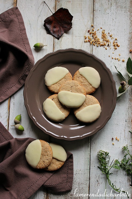 Biscotti Al Farro Con Nocciole E Cioccolato Bianco La Merenda Di Charlotte