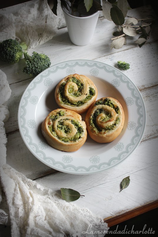 Girelle con broccoli e stracchino